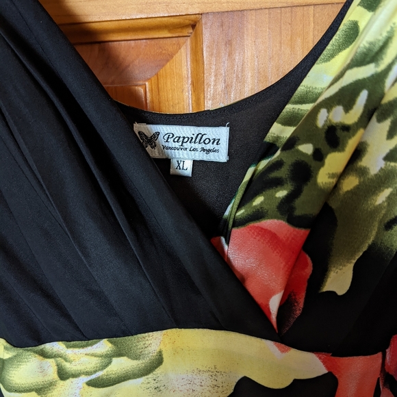 Beautiful maxi dress, new, never worn - Picture 3 of 3